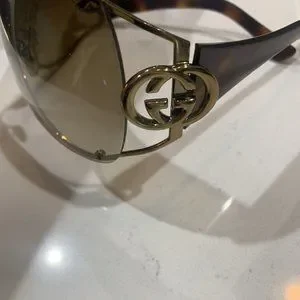 Gucci | Accessories | Authentic Gucci Womens Sunglasses 282s  display picture 2